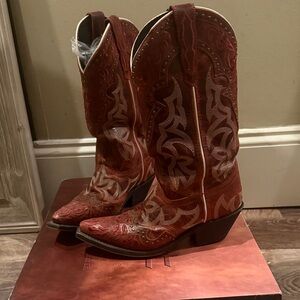 Stylish red brown Lerado Western Boots